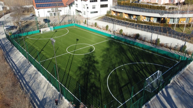Fußballplatz mit Umz