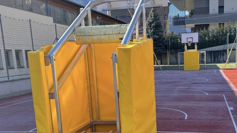 Impact protection for the basketball facility in Naturno