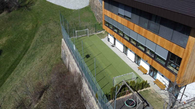 Small football pitch + fencing Schalders