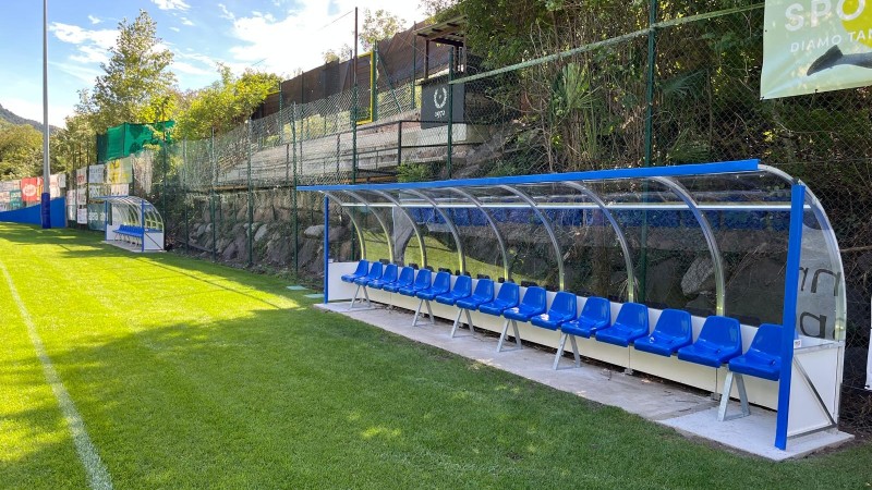 Panchina per giocatori FC Maia Alta zona sportiva LAHN