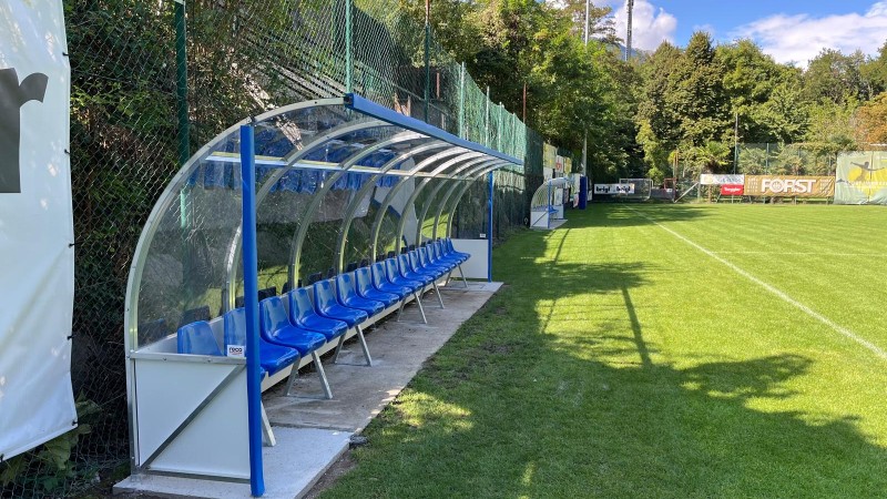 Panchina per giocatori FC Maia Alta zona sportiva LAHN