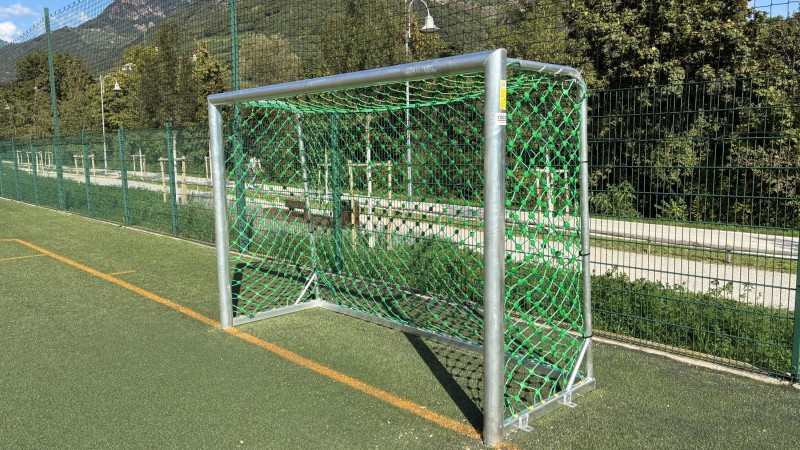 Fußballtore aus Aluminium vollverschweißt mit Antivandal Netzen Talferwiesen Bozen