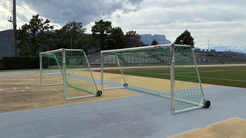 Porte da calcio 5x2m in alluminio con ruote a Laives