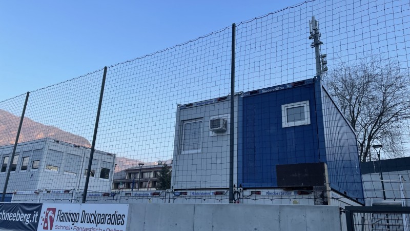 Ballfangnetz im Drusus-Stadion Bozen