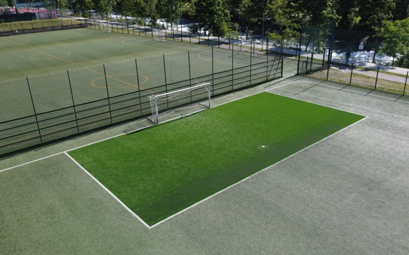 Erneuerung des Strafraumes + Pflege Fußballplatz Talferwiesen Bozen