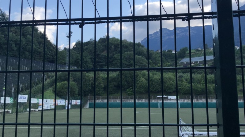 Recinzione a panelli elettrosaldati e rete parapalloni campo da calcio San Paolo (BZ)