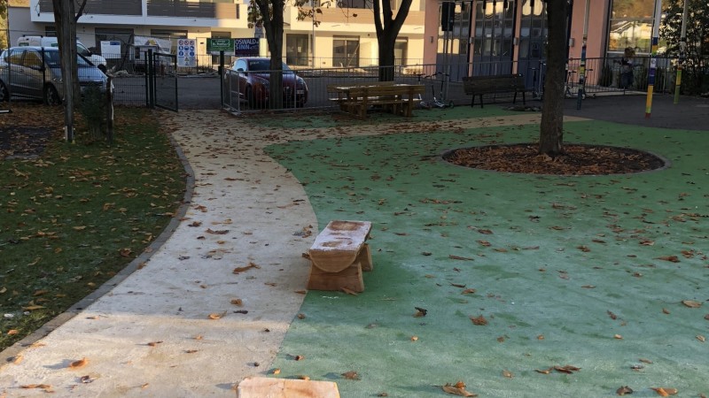 Pavimento anticaduta scuola materna a Caldaro (BZ)