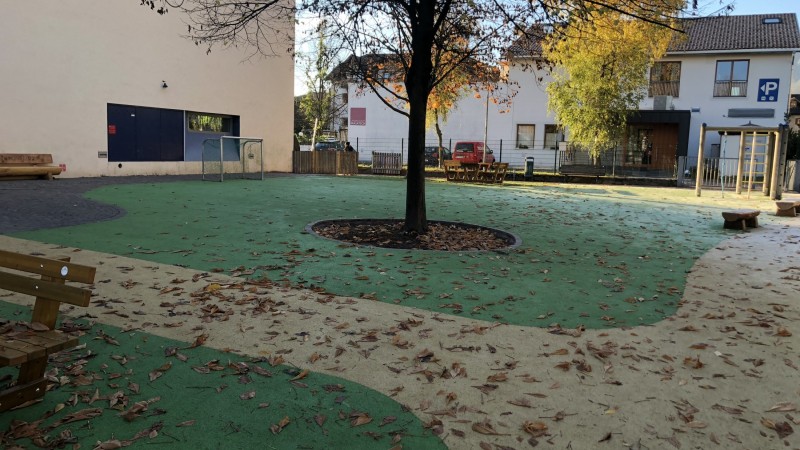 Pavimento anticaduta scuola materna a Caldaro (BZ)