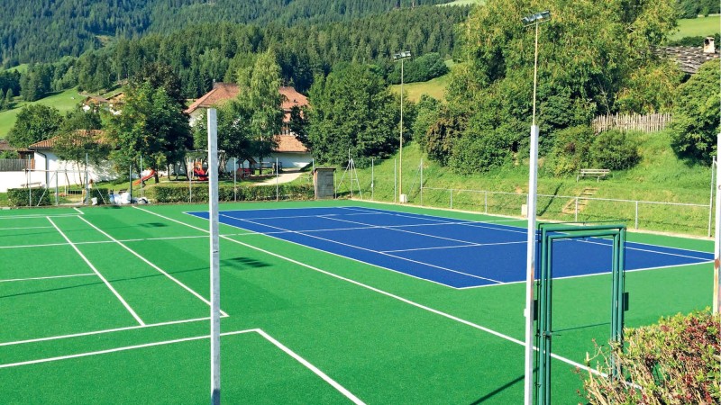 Campo da tennis e multisport  Sarentino (BZ)