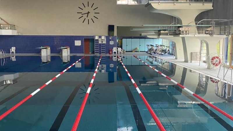 Swimming lines indoor pool Bolzano