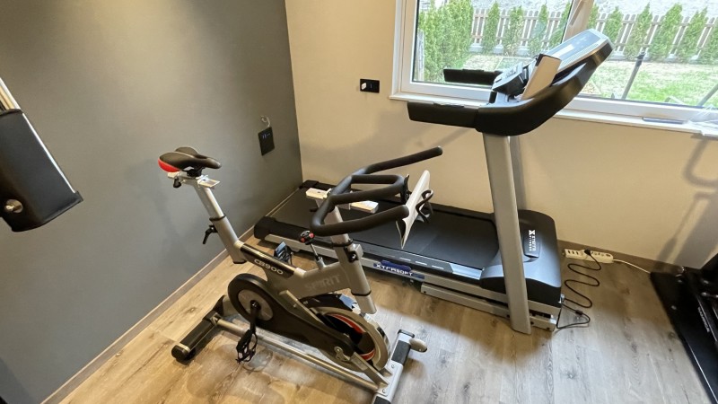 Lieferung + Montage Laufband und Cyclette 