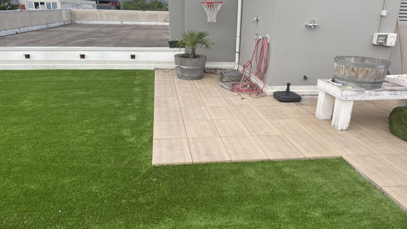 Erba decorativa per terrazza a Bolzano