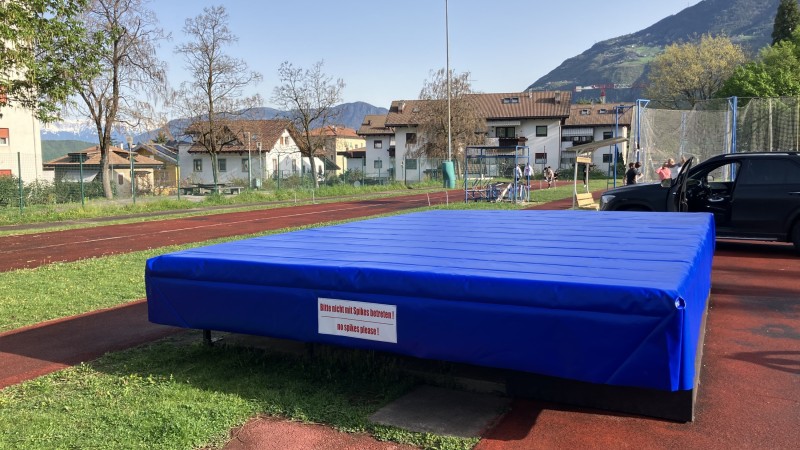Materassini di caduta per salto in alto a Laives