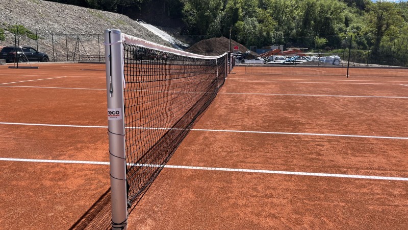 Tennisplätze mit Umzäunung in Sigmundskron
