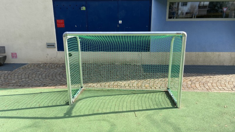 Soccer goal in the primary school of Oberplanitzing.