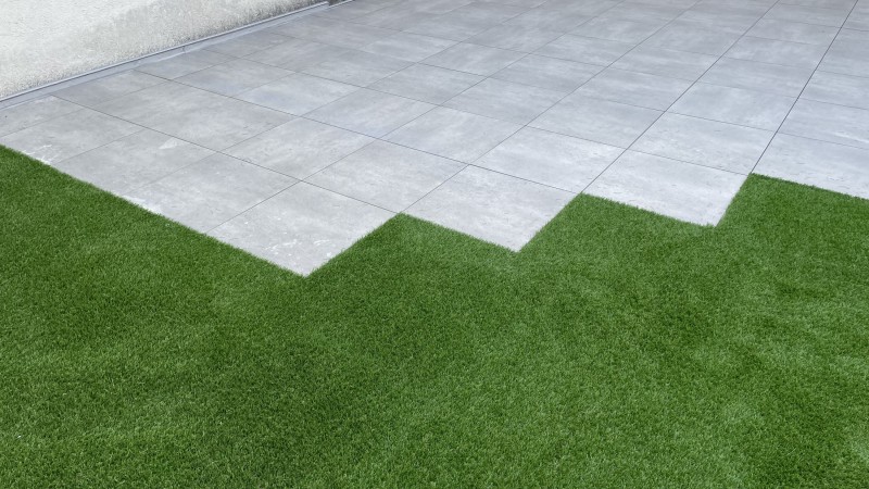 Erba decorativa per terrazza a Bolzano