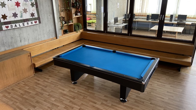Pool table at the High School Salern