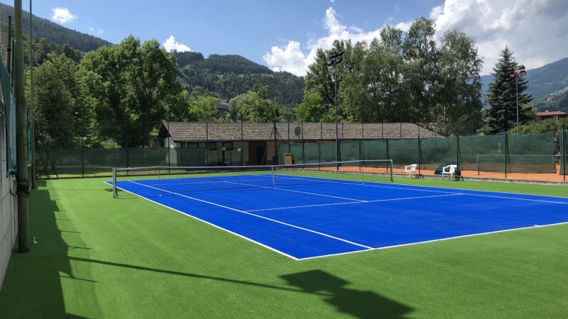 Fornitura e posa campo da tennis al TC Chiusa.