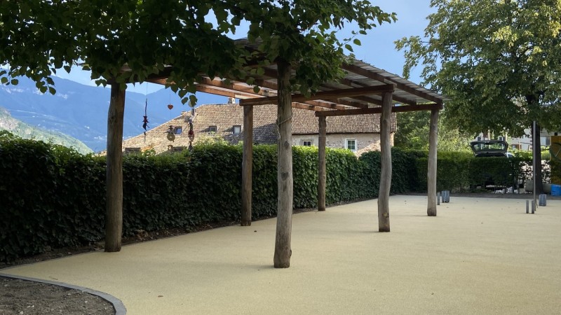 Pavimento anticaduta San Giuseppe al Lago