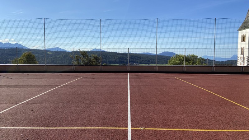 Campo scolastico da calcio realizzato in resina Auna di Sopra