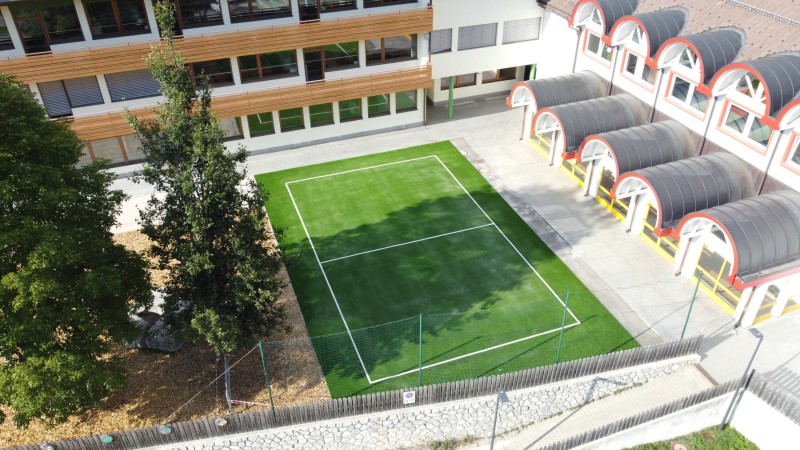 Sport Kunstrasen Schulhof Grundschule Niederdorf