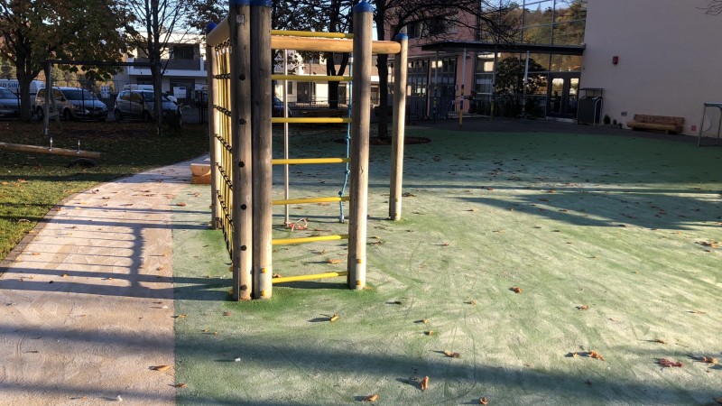 Pavimento anticaduta scuola materna a Caldaro (BZ)