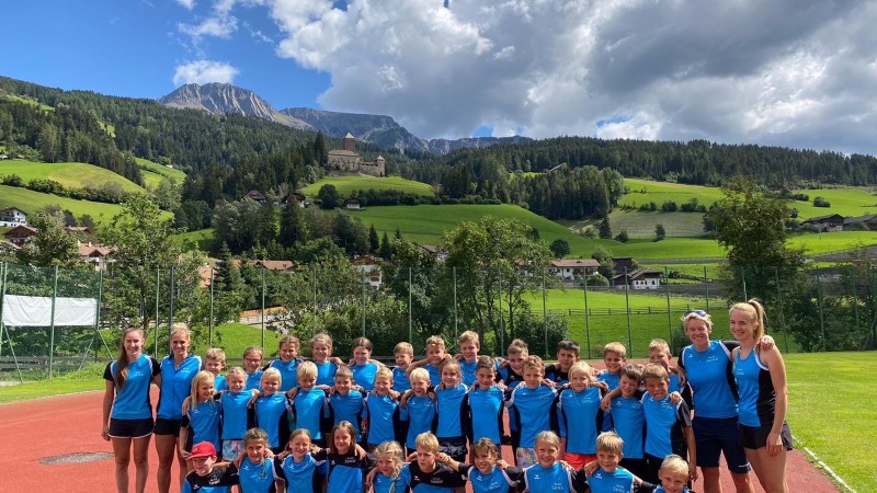 SKI-CLUB Sarntal Teamsport Ausrüstung 