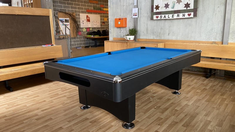 Pool table at the High School Salern