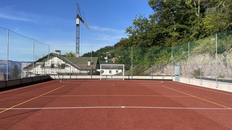 Campo scolastico da calcio realizzato in resina Auna di Sopra